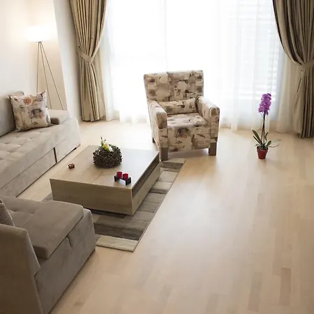 Capitоl & 5* سكوبجي